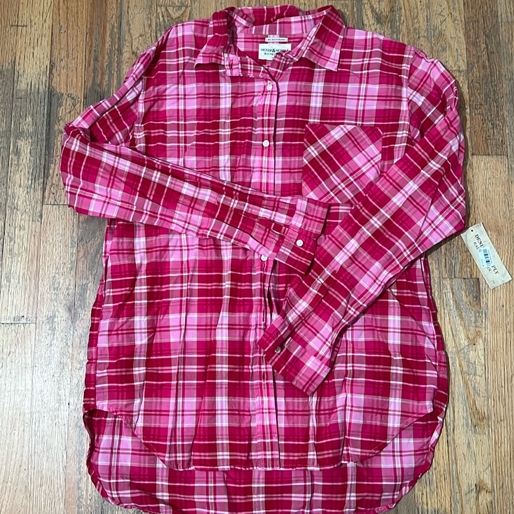 Brand new high / low plaid button down